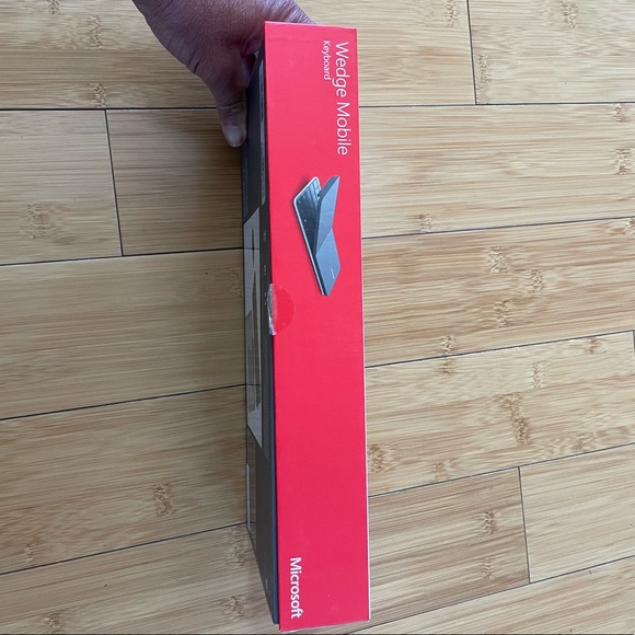Wedge Mobile Bluetooth Microsoft Keyboard - Picture 6 of 6